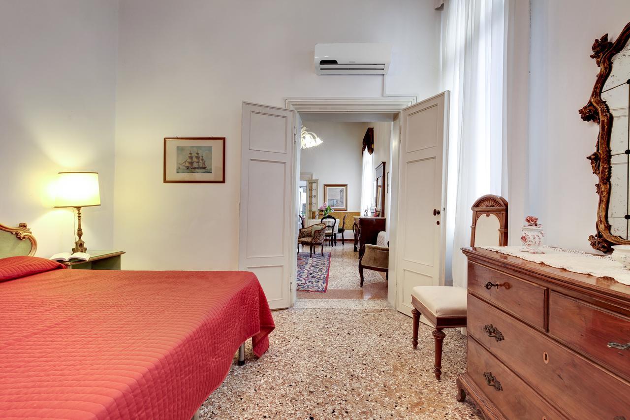 Testa Venise Extérieur photo
